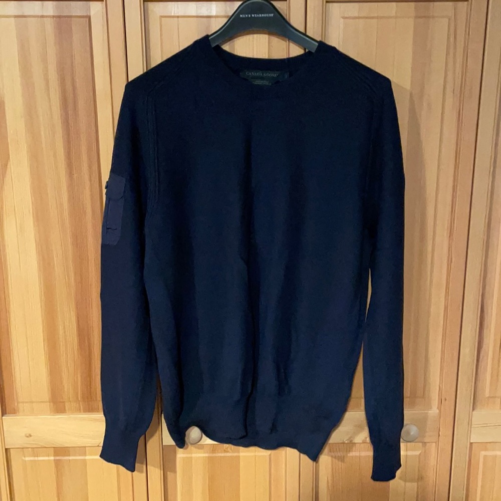 Men’s Canada Goose Sweater (never worn)